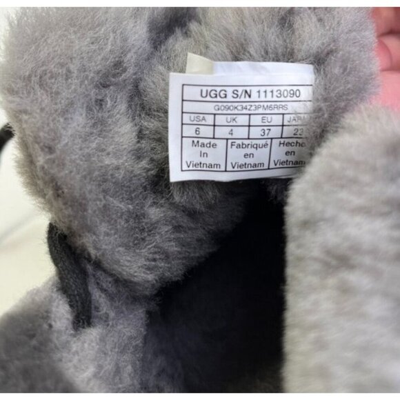 UGG Australia Women's Diara Boot US Size 6 in Black Sherpa Lined - Picture 11 of 16